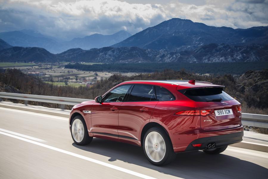  Jaguar F-Pace R-Sport 2016 года  (фото 7 из 30)